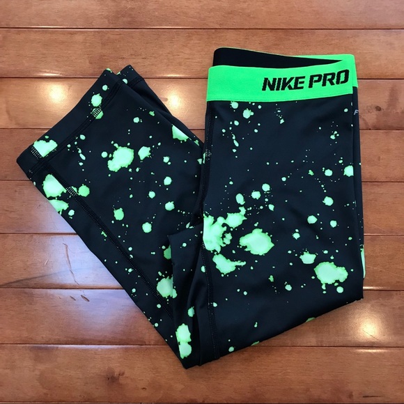 Nike Pro black leggings with green paint splatter - Picture 2 of 7